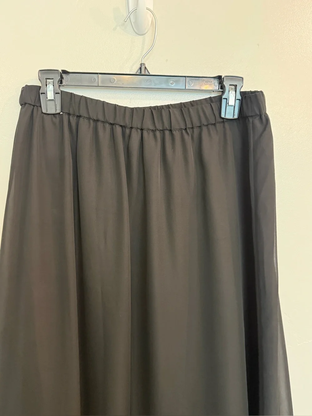 Old Navy Black Flowing Maxi Skirt. Size Medium
